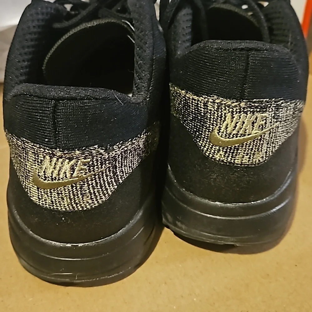 Mens Nike Air Maz 1 Sneakers Sz 10.5 Black Olive - Picture 2 of 3